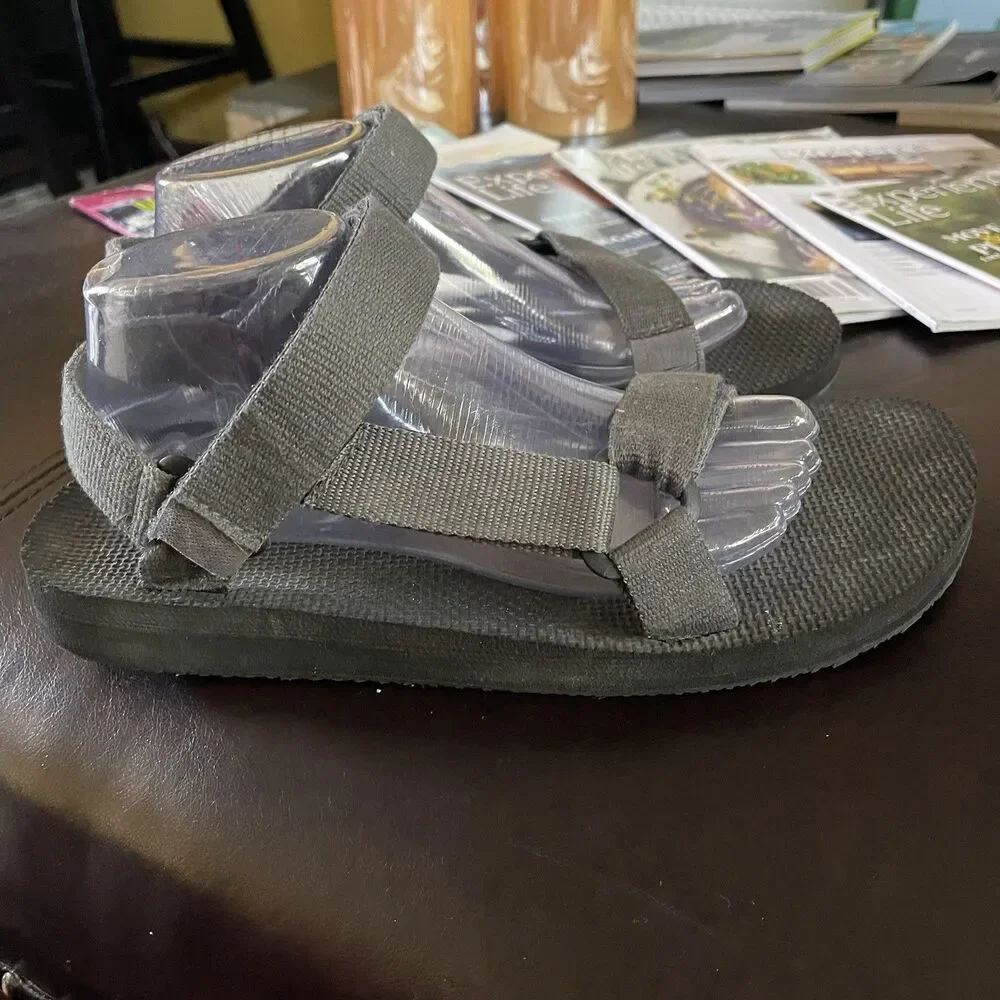 Men’s Athletic Sandals Size 10 EU 43 Gray Hiking Water Shoes RM025 Outdoor